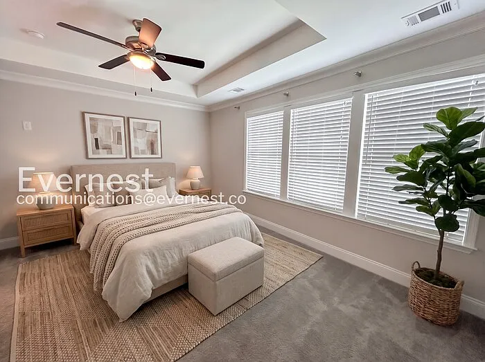 3 bed, 3.5 bath, 2220 sqft, $2,700 — Photo 4