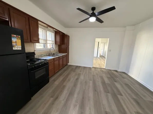 409 4th Ave #A, Ford City, PA 16226