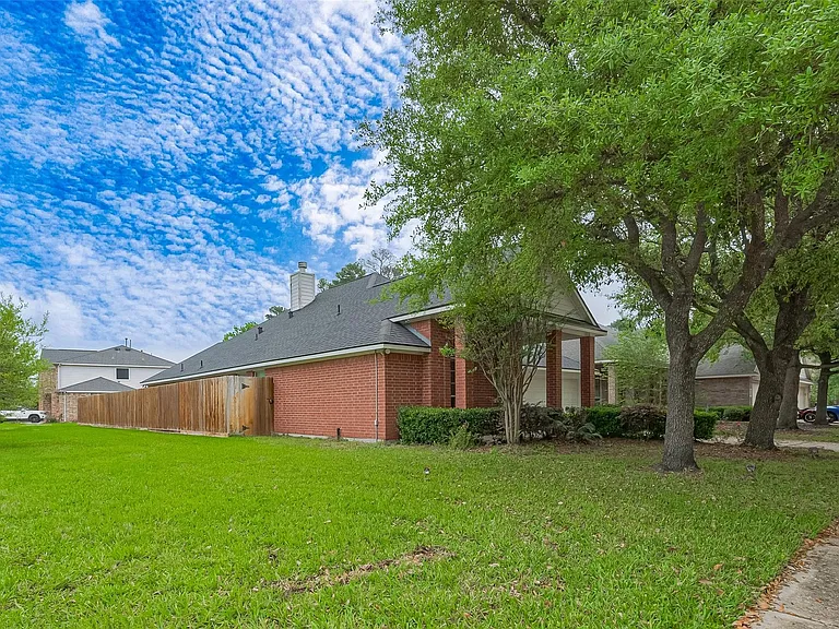 1007 Casting Springs Way — Photo 2