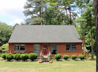 910 Grapevine Rd, Sandston, VA 23150