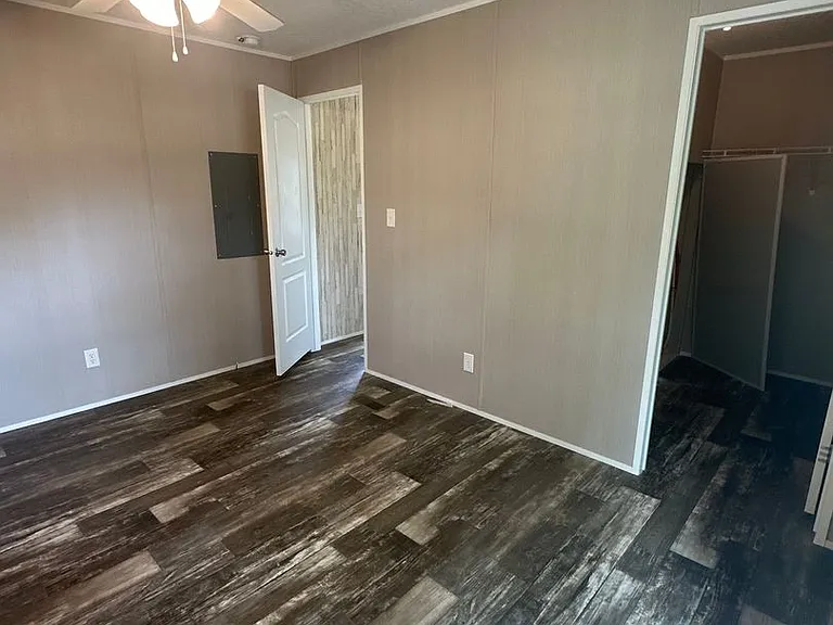 1335 Bell Ave — Photo 6