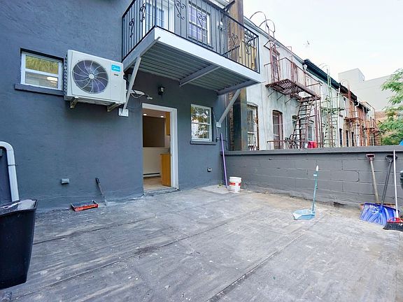 4th image of 1072 De Kalb Ave #2