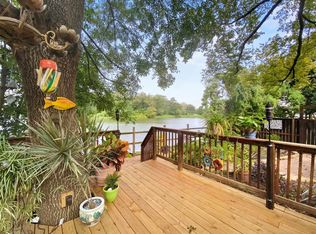 166 S Shanks St, Clute, TX 77531