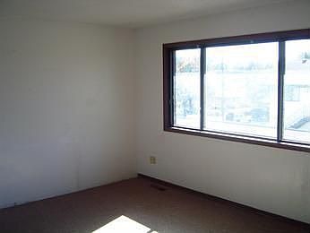 4th image of 1574 Sloan St