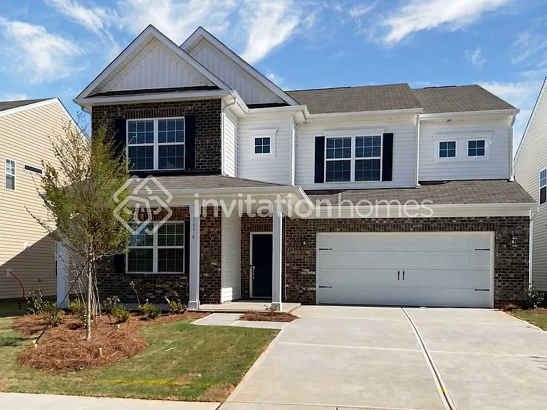 7376 Echoing Hills Ln — Photo 1