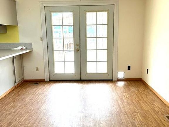 3rd image of 307 W Arizona Ave