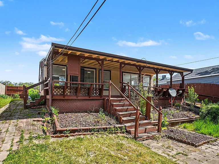 2527 Riverside Dr — Photo 14