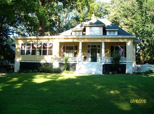 555 Powers Ln, Decatur, IL 62522