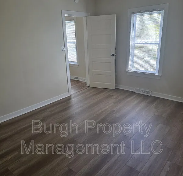 222 Vine St — Photo 10