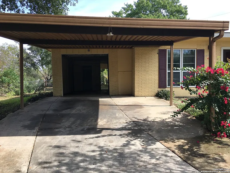 9302 La Ronda Dr — Photo 2