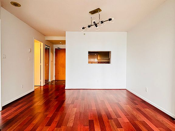3rd image of 1166 Melville St #2102