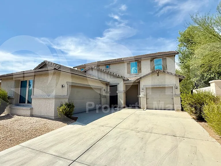 10204 W Lawrence Ln — Photo 1