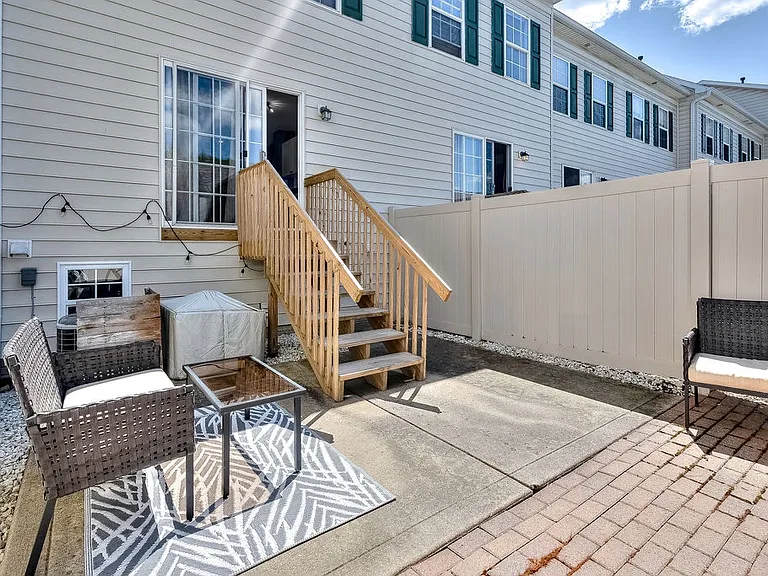 7236 Colonial Affair Dr — Photo 28