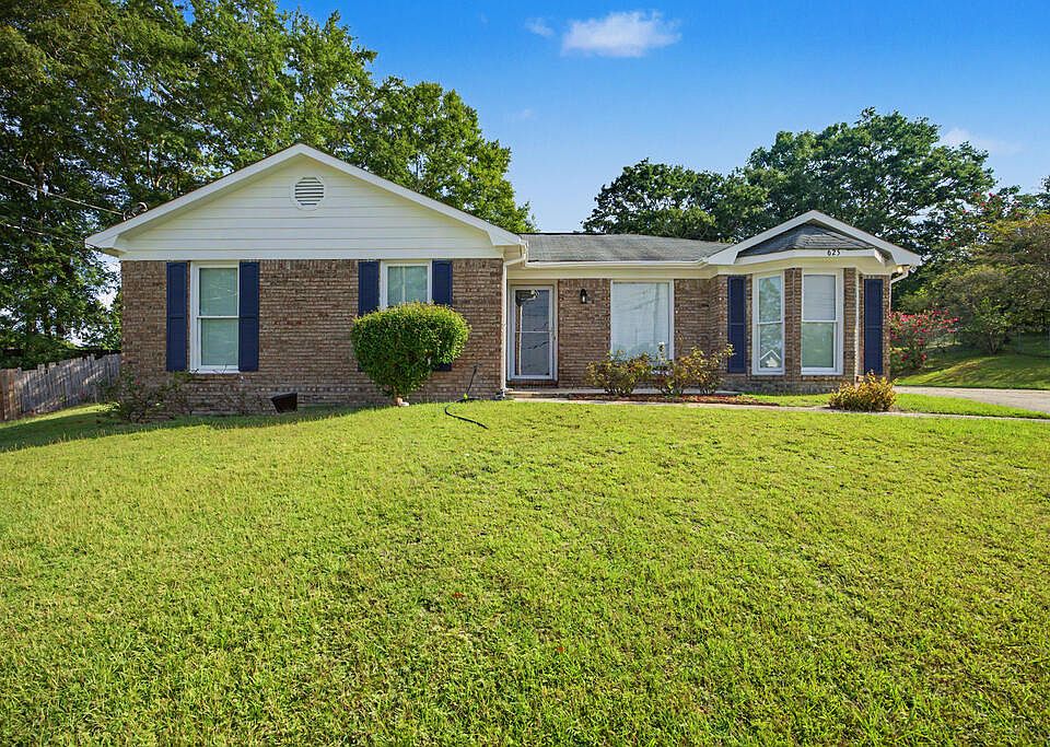 1st image of 625 Empress Ct