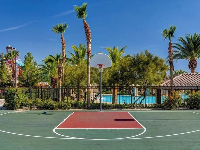 212 Fairway Woods Dr — Photo 46