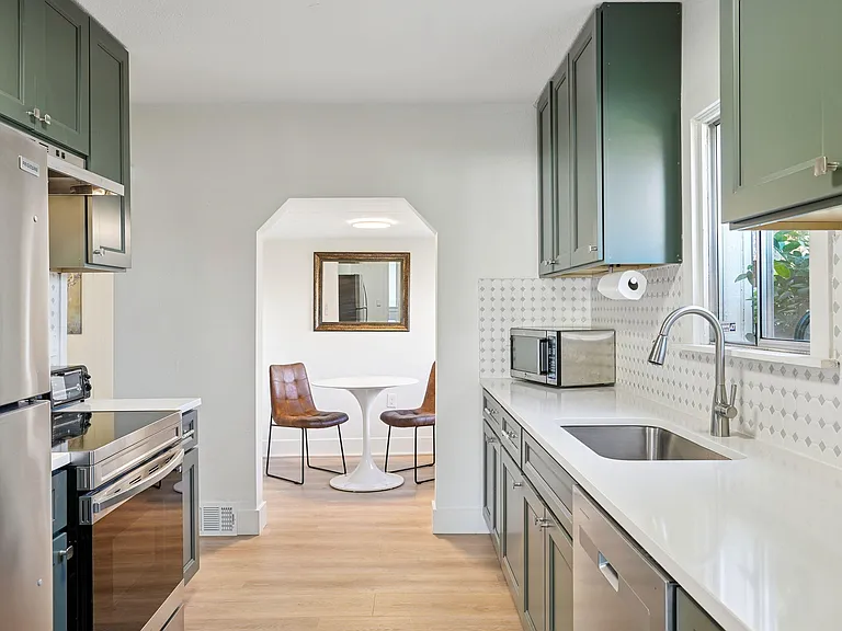 Kitchen & Kitchen Nook