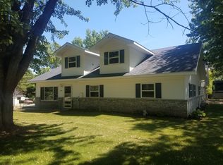 2941 White Pine Rd, Suamico, WI 54313
