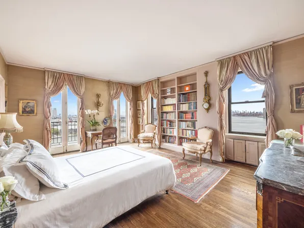 450 East 52nd Street 12TH FLOOR image 3 of 9