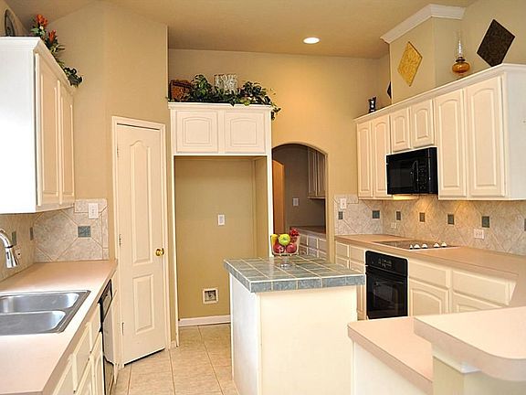 2nd image of 3103 Sumac Dr