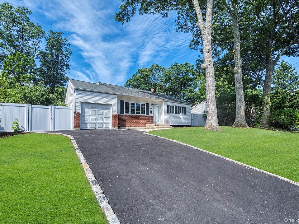 1st image of 31 Foxwood Drive E