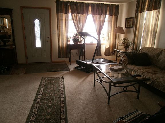 2nd image of 212 McNaul St