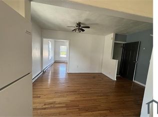 33 Booth St, Bridgeport, CT 06608