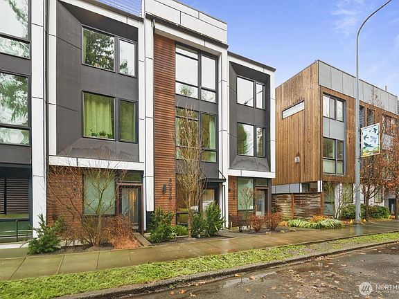 2nd image of 8042 35th Avenue NE #B