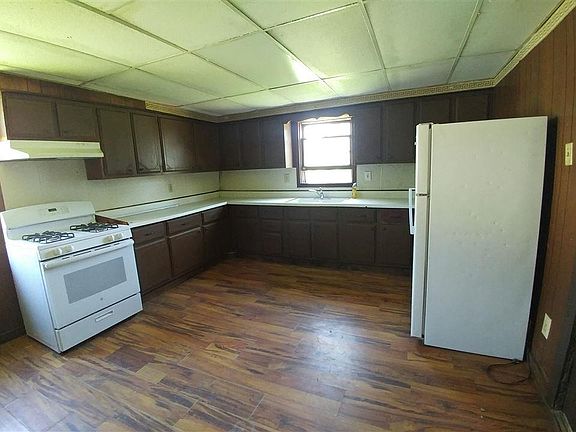 3rd image of 914 Virginia St