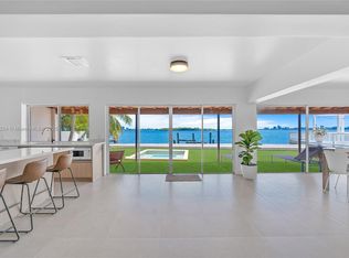 10935 N Bayshore Dr, Miami, FL 33161