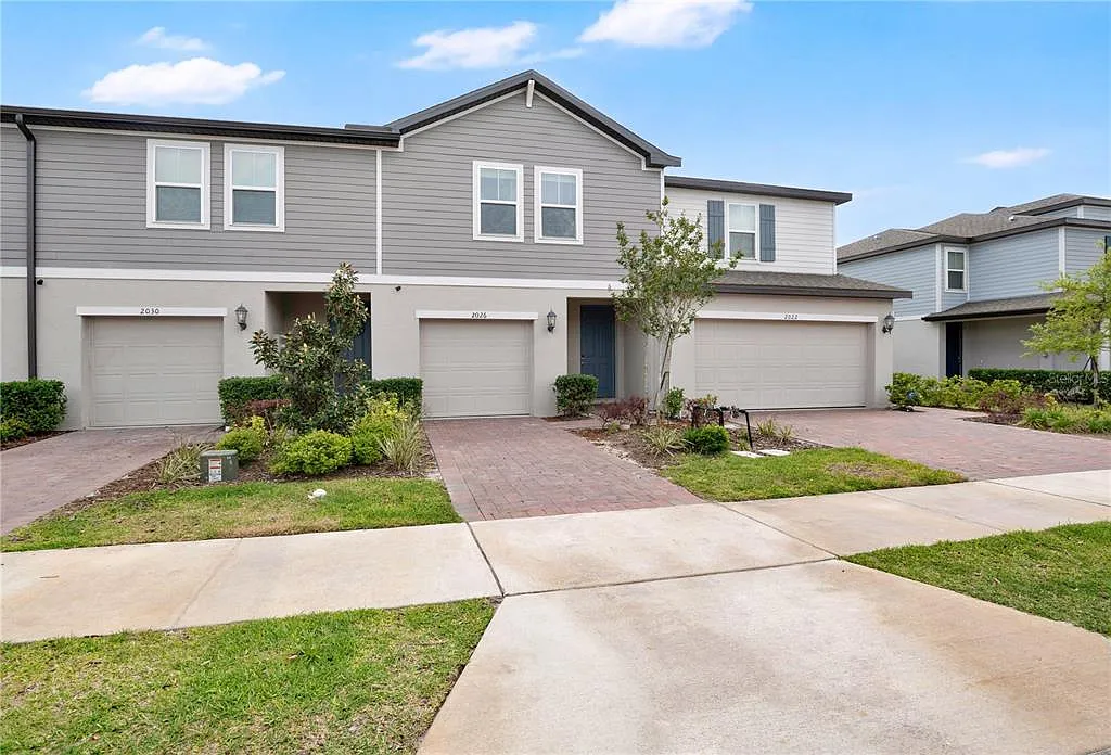 3 bed, 2.5 bath, 1489 sqft, $2,485 — Photo 2