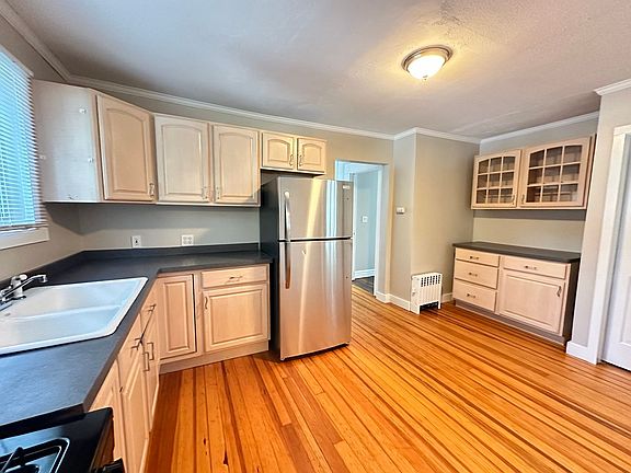 2nd image of 26-28 Camden St Floor 1
