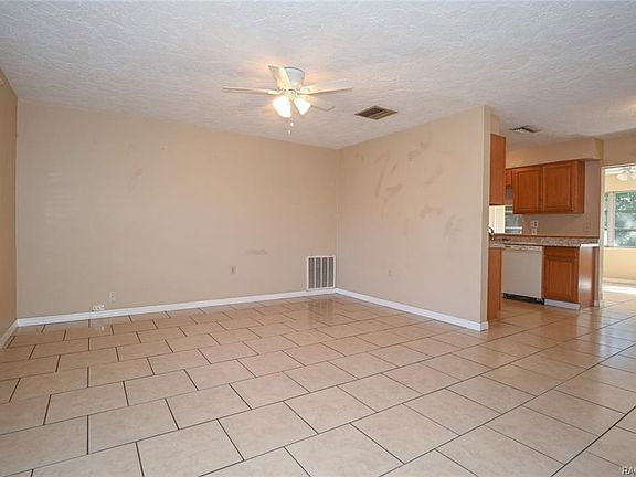 4th image of 10 Clifford Dr