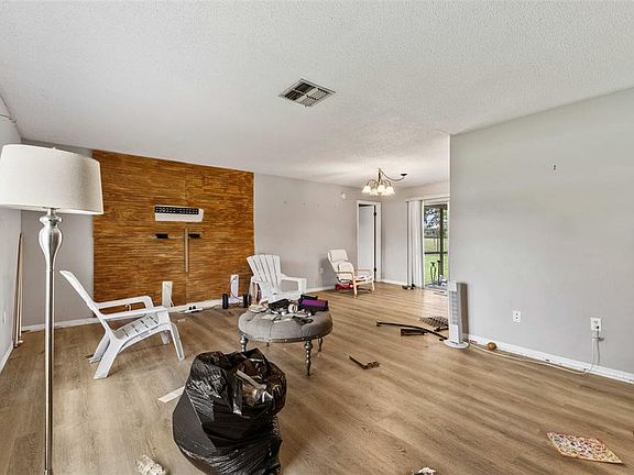 5th image of 623 WOOD DRIVE