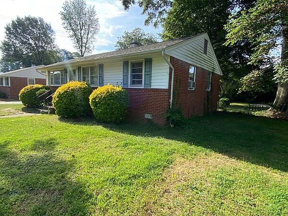 3rd image of 2907 Galena Ave