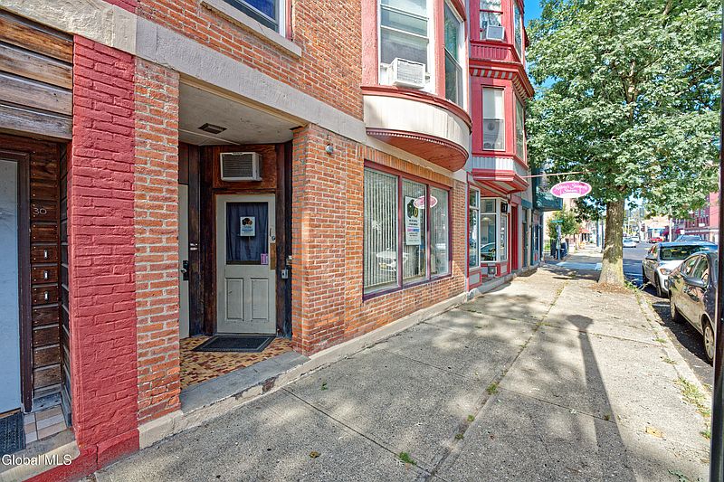5th image of 32 Broad Street