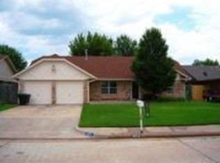 920 Linn Ln, Yukon, OK 73099