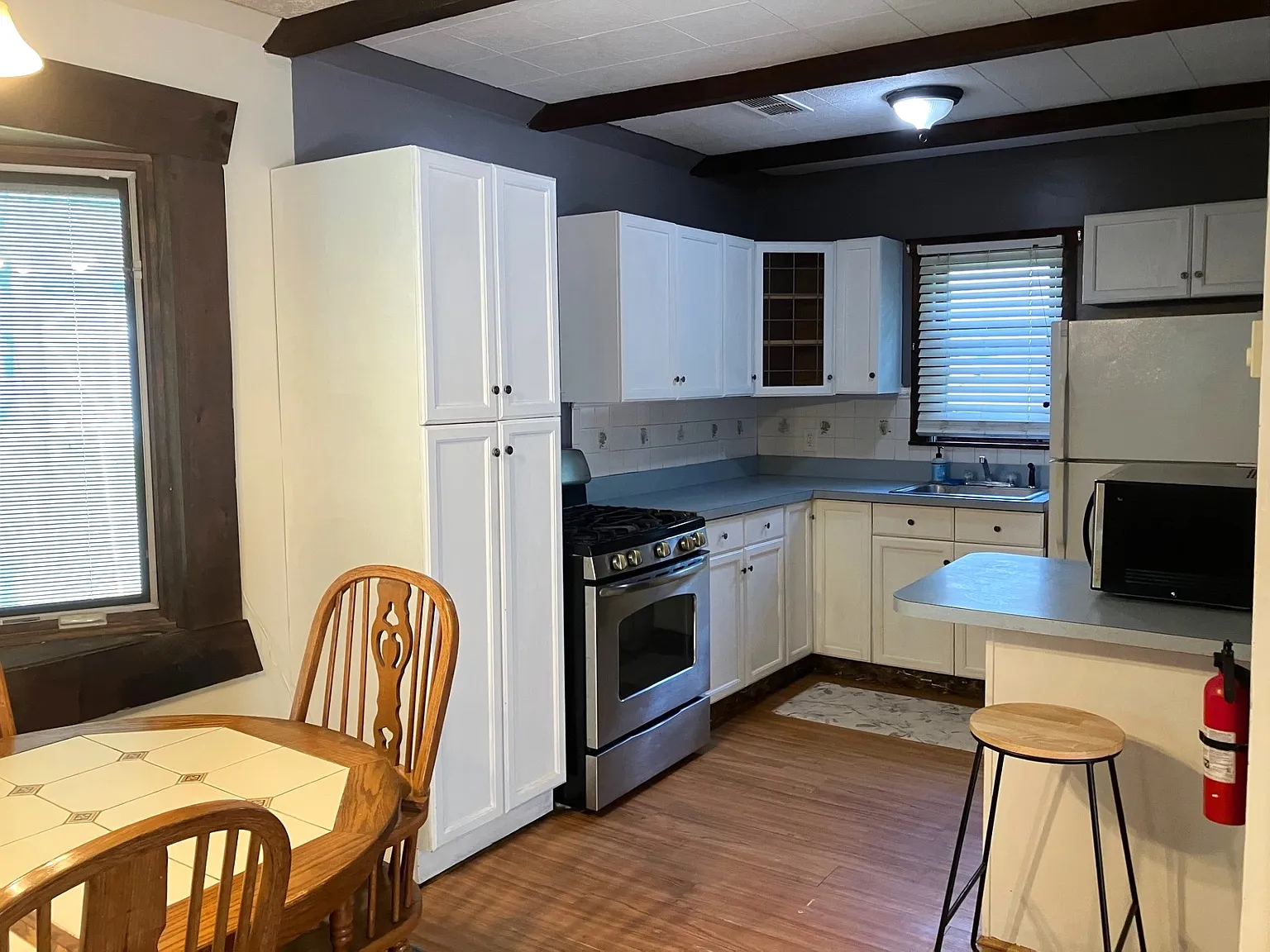 3 bed, 1500 sqft, $2,325 — Photo 2