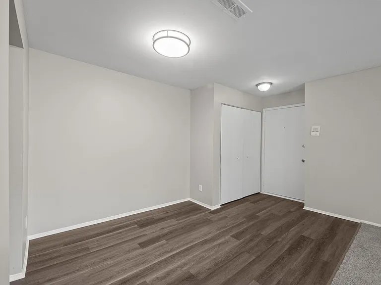 Chalet Villa Lakefront Community — Photo 23
