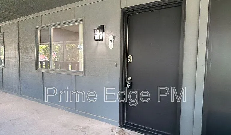 4520 Calvert St #7 — Photo 2