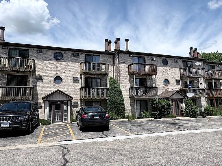 1846 N Goodwin Dr #2A — Photo 2