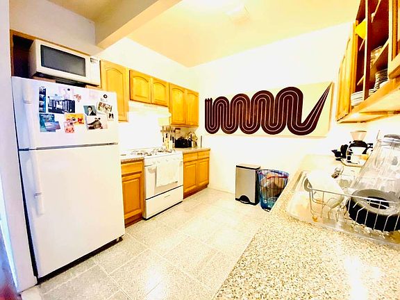 4th image of 301 Knickerbocker Ave APT 3