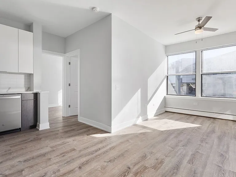 1625 W Howard St — Photo 39
