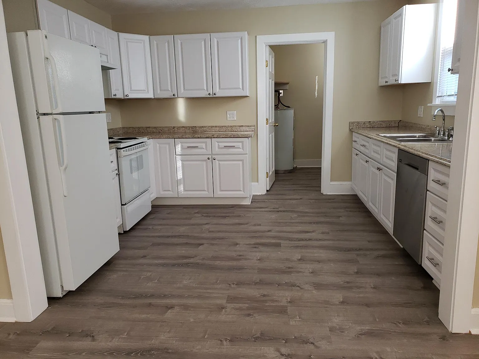 808 Metcalf St — Photo 4