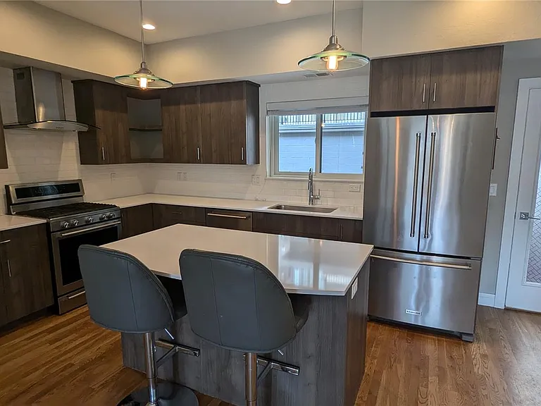 2736 Decatur St — Photo 6