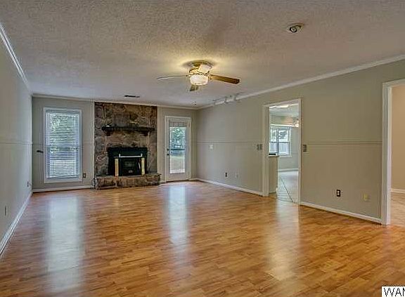 3rd image of 3911 Lee Ave