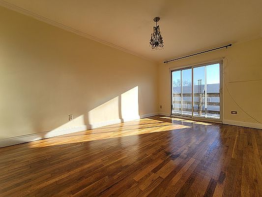 4th image of 3211 Griswold Ave #2