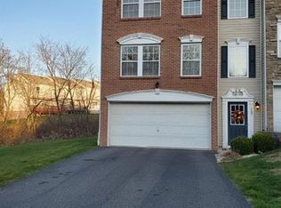 1101 Canterbury Dr, Imperial, PA 15126