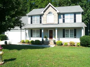 1200 Deerfield Dr, Reidsville, NC 27320