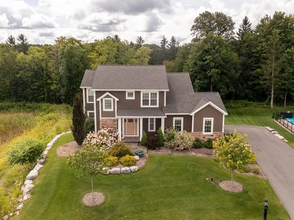 5896 Powder Horn Ln, Jamesville, NY 13078