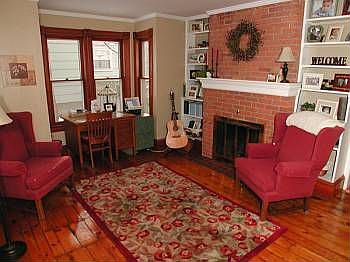 4th image of 30 Woodlawn Ave